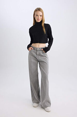 DeFacto Coool Balıkçı Yaka Crop Top Basic Düz Fitilli Kaşkorse Uzun Kollu Tişört E1673AX24WNBK81