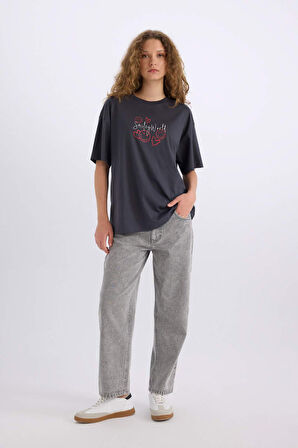 DeFacto SmileyWorld Oversize Geniş Kalıp Bisiklet Yaka Sırt Baskılı Kısa Kollu Tişört D9139AX25SMAR191