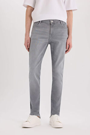 DeFacto Pedro Slim Fit Dar Kalıp Normal Bel Dar Paça Jean Pantolon D9782AX25SPNM18
