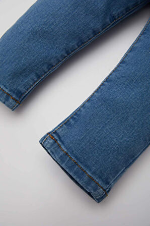 DeFacto Erkek Bebek Düz Paça Basic Düz Jean Pantolon B6744A525SPBE394