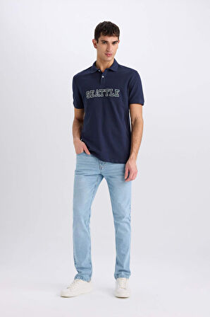 DeFacto Regular Fit Polo Yaka Baskılı Nakışlı Kısa Kollu Tişört D7667AX25SPNV135
