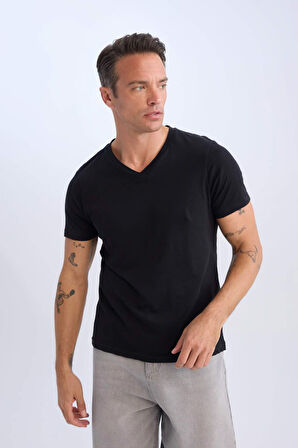 DeFacto New Regular Fit V Yaka Basic Düz Kısa Kollu Tişört D7938AX25SPBK81