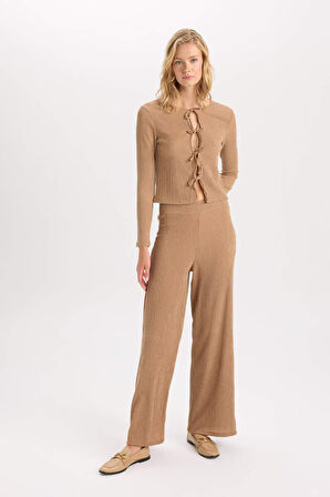 DeFacto Wide Leg Geniş Bol Paça Esnek Belli Basic Düz Bürümcük Pantolon D6300AX24AUBG138