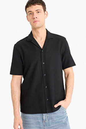 DeFacto Relax Fit Yazlık Apaş Yaka Pamuklu Kısa Kollu Siyah Gömlek B4130AX25SPBK81