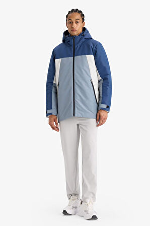 Defactofit Su Geçirmez Regular Fit Kapüşonlu Fermuarlı Rüzgar Geçirmez Mont