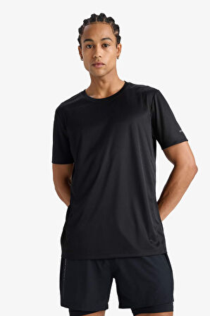DeFactoFit Slim Fit Dar Kesim Bisiklet Yaka Çabuk Kuruyan Nefes Alabilen Esnek Kumaş Baskılı Sporcu Kısa Kollu Tişört