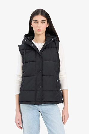 Regular Fit Kapüşonlu Fermuarlı Şişme Yelek