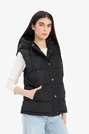 Regular Fit Kapüşonlu Fermuarlı Şişme Yelek