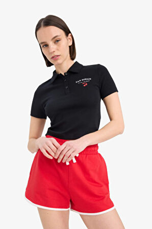 DeFacto Coool Fitted Polo Yaka Baskılı Ribana Kısa Kollu Siyah Tişört D1095AX25SMBK81