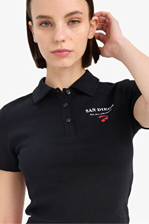 DeFacto Coool Fitted Polo Yaka Baskılı Ribana Kısa Kollu Siyah Tişört D1095AX25SMBK81