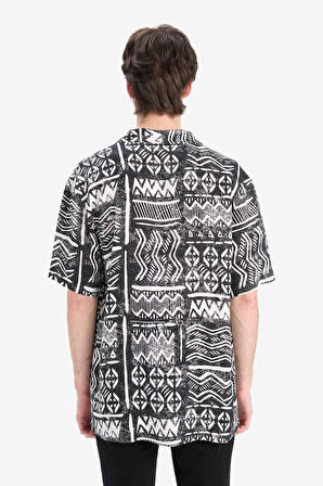 DeFacto Regular Fit Apaş Yaka Desenli Yazlık Kısa Kollu Gömlek E2314AX25SMBK81