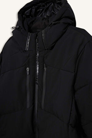 Defactofit Su Geçirmez Rüzgar Geçirmez Slim Fit Dar Kesim Kapüşonlu Fermuarlı Cepli Kışlık Mont