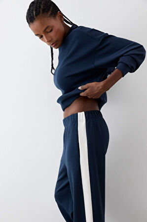 DeFactoFit Oversize Geniş Kalıp Bisiklet Yaka Modal Sporcu Sweatshirt