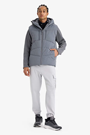DeFactoFit Su İtici Regular Fit Kapüşonlu Fermuarlı Su Geçirmez Mont