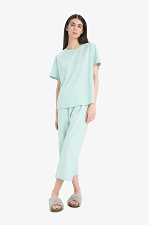Pijama Takımı Kısa Kollu Üstü Esnek Belli Kapri Altı-Fall in Love