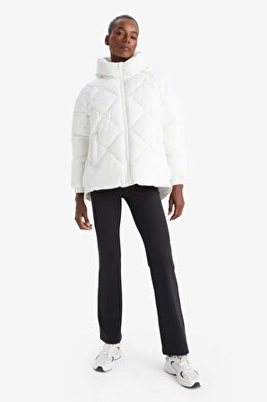 DeFactoFit Su İtici Oversize Fit Geniş Kalıp Kapüşonlu Fermuarlı Cepli Şişme Mont