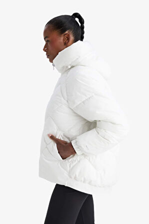 DeFactoFit Su İtici Oversize Fit Geniş Kalıp Kapüşonlu Fermuarlı Cepli Şişme Mont