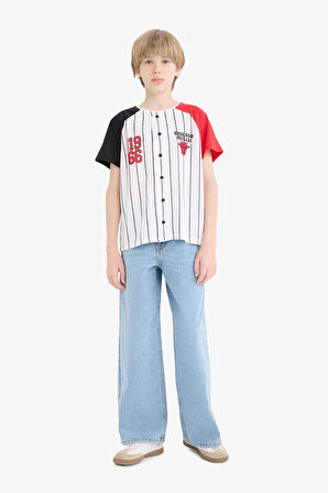 DeFacto Erkek Çocuk NBA Chicago Bulls V Yaka Sırt Baskılı Kısa Kollu Tişört E4834A825SMWT34