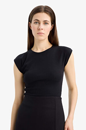 DeFacto Slim Fit Dar Kesim Bisiklet Yaka Basic Düz Modal Kısa Kollu Tişört F0685AX25SPBK27