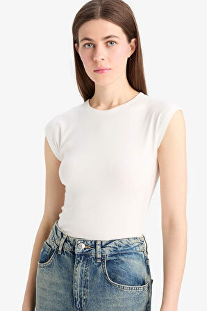 DeFacto Slim Fit Dar Kesim Bisiklet Yaka Basic Düz Modal Kısa Kollu Tişört F0685AX25SPER105