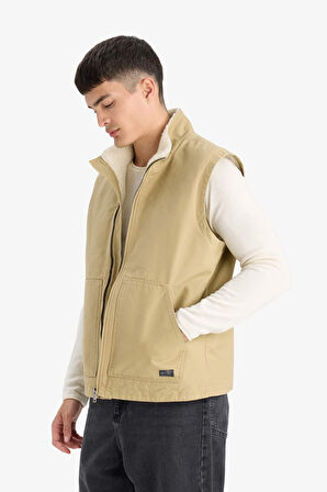 Regular Fit Dik Yaka Fermuarlı Cepli Pamuklu Yelek