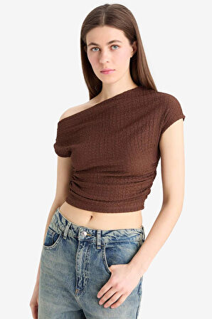 DeFacto Slim Fit Dar Kesim Tek Omuzlu Bürümcük Kısa Kollu Tişört D4414AX25SMBN167