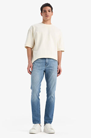 DeFacto Pedro Slim Fit Dar Kalıp Normal Bel Dar Paça Jean Pantolon E9305AX25SPNM28