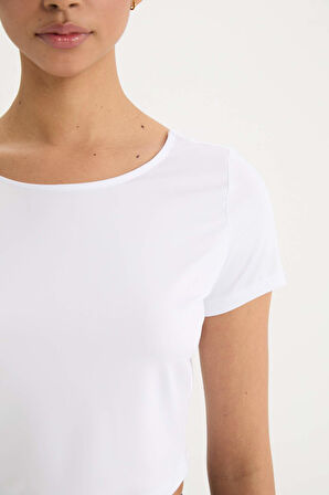 DeFactoFit Crop Top Bisiklet Yaka Sporcu Kısa Kollu Beyaz Tişört E2663AX25SMWT34