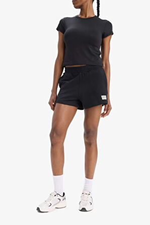 DeFactoFit Slim Fit Dar Kesim Kısa Paça Sporcu Şort U8375AZ25SPBK81
