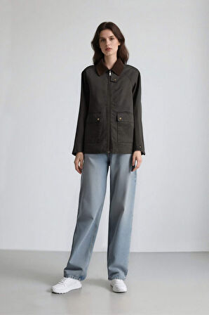 Su Geçirmez Relax Fit Kontrast Yaka Fermuarlı Mont 