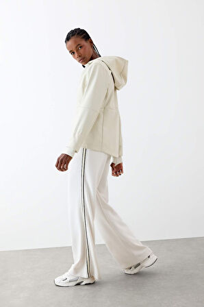 DeFactoFit Su İtici Slim Fit Dar Kesim Kapüşonlu Fermuarlı Softshell Mont