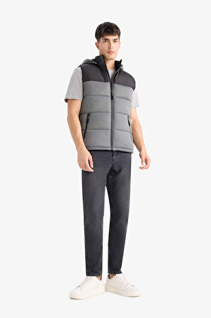 Slim Fit Dar Kesim Kapüşonlu Fermuarlı Şişme Yelek