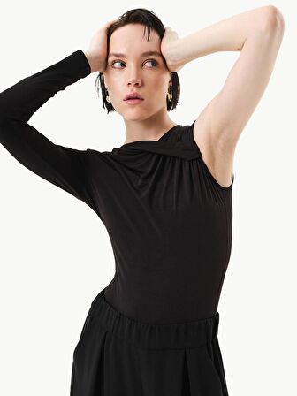 Tek Kol Yaka Detaylı Çıtçıtlı Body - Siyah