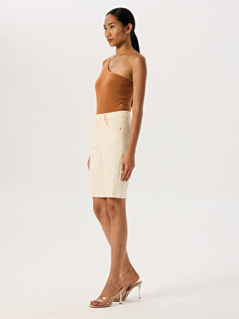 Paçası Dikişsiz Straight Fit Şort - Bej