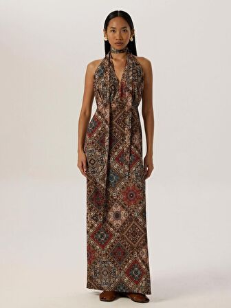 Önü Dekolteli Boyundan Askılı Uzun Elbise - Bohemian Desenli