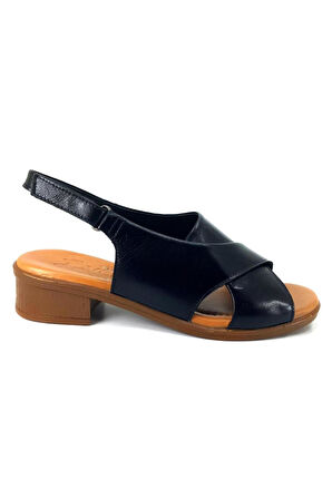 Venüs 24026025Y Kadın Deri Sandalet