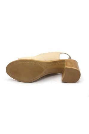 Venüs 24381825 Kadın Topuklu Sandalet