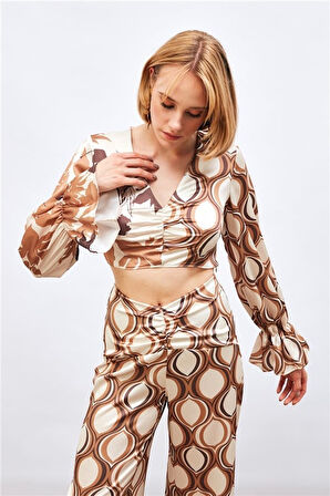 Büzgü Detaylı Desenli Bluz