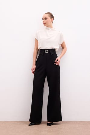 Bel Detaylı Geniş Paça Pantolon 