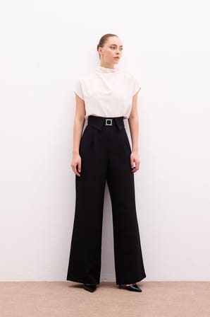 Bel Detaylı Geniş Paça Pantolon 