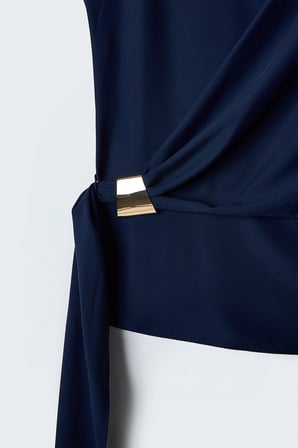 Sateen Kadın Kuşak Detaylı Aksesuarlı Bluz 2214-1310