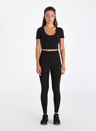 Boboist Yuvarlak Yaka Düz Siyah Kadın T-Shirt BB56W211W004