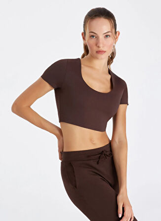 Boboist Yuvarlak Yaka Düz Koyu Kahve Kadın T-Shirt BB56W211W004