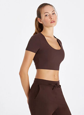 Boboist Yuvarlak Yaka Düz Koyu Kahve Kadın T-Shirt BB56W211W004