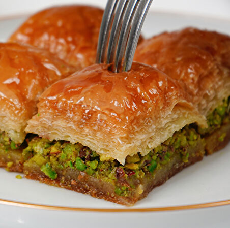 Gaziantep Usulü Fıstıklı Baklava 2,100gr