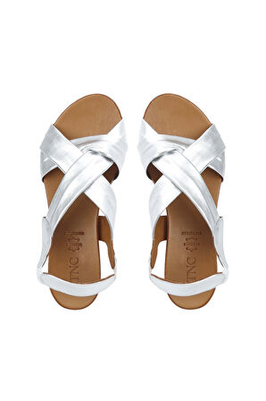 Tamer Tanca Kadın Hakiki Deri Metalik Düz Sandalet 766 0904 BYN SNDLT 21 SILVER