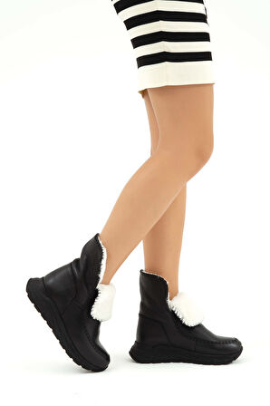 Tamer Tanca Kadın Hakiki Deri Siyah Floter Casual Bot 945 7300 BN BOT SK22/23 SYH GYK FLTR