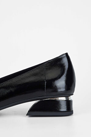 Tamer Tanca Kadın Hakiki Deri Siyah Rugan Topuklu Ayakkabı 923 780 BN AYK SK23/24 SIYAH KRSK RGN