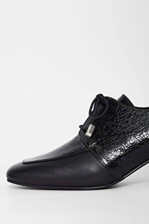 Tamer Tanca Kadın Hakiki Deri Siyah Rugan Topuklu Ayakkabı 33 7461 BN AYK SK23/24 SIYAH KRSK RGN