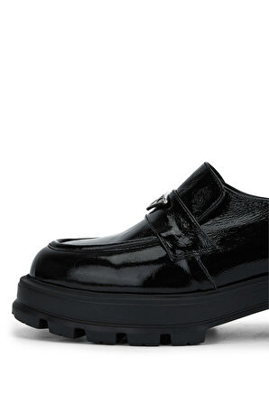 Tamer Tanca Kadın Hakiki Deri Siyah Rugan Loafer Ayakkabı 923 1017 BN AYK SK23/24 SIYAH KRSK RGN